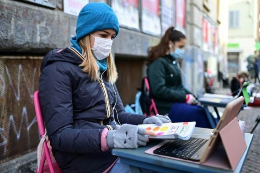 Schools In Spain Insist They Will Reopen